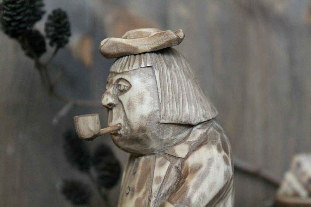 Pirate John Silver. Wood figurine. - My, First post, Wood carving, Treasure Island, Longpost