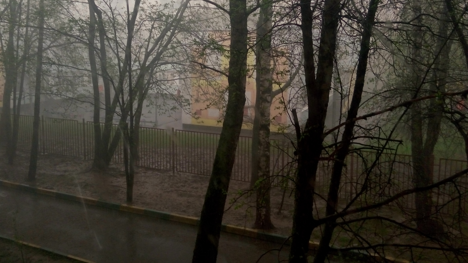 About the weather (view from my window) - My, Weather, Moscow, 2018, Moment, Seasons, Spring, Autumn