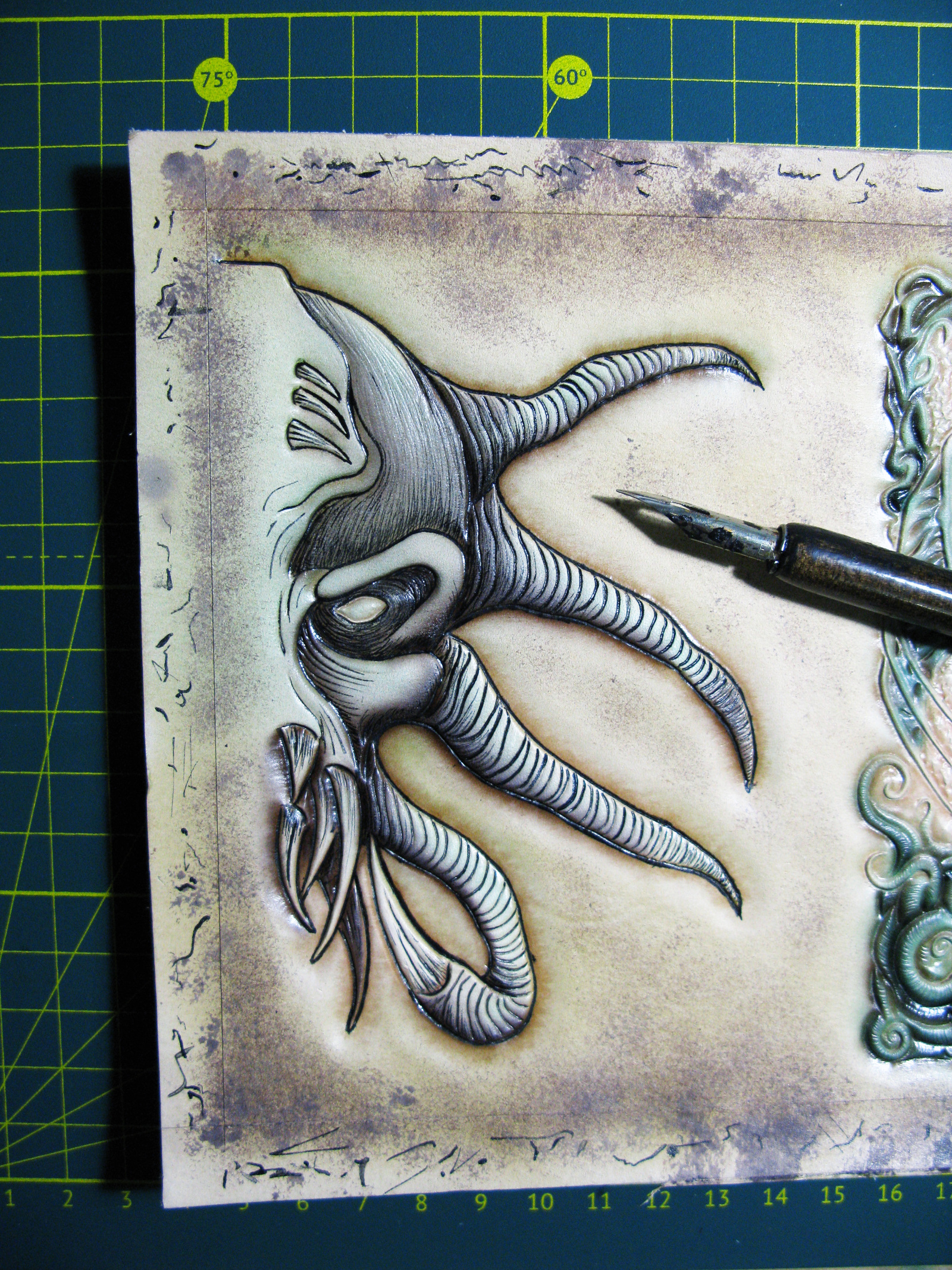 Passport cover. Painting and assembly. - My, Leather, Paints, Assembly, Tutorial, Cthulhu, Cover, Longpost