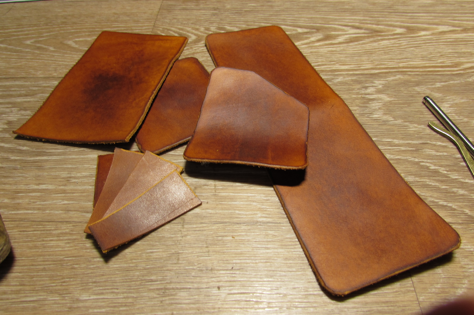 Just a bill holder - My, , , , Leather, Leather craft, Longpost, Needlework with process, Money clip