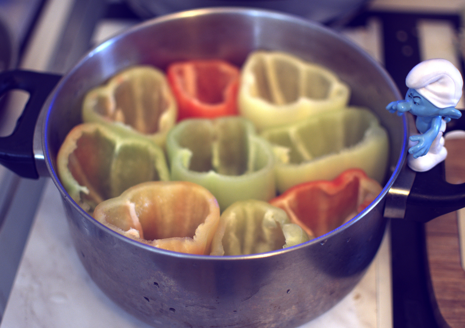 Smurf and PEPPERS. - My, The smurfs, Cook at home, , Cooking, Photographer, Stuffing, Macro photography, Longpost