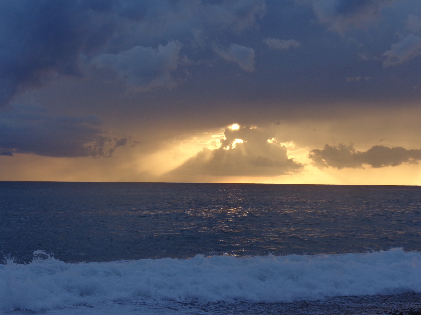 Black Sea - My, Beginning photographer, Black Sea, , Landscape, Sky, The sun, Wave, The clouds, Longpost, Salt water