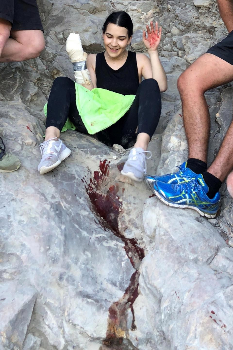 The girl was left alone on the mountain in a pool of blood and all after meeting on the social network - Relationship, Date, Girls, Longpost, Fake