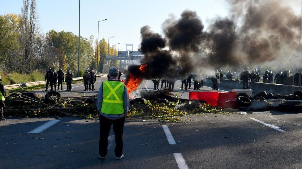 Do you want it to be like in Paris? (video and photo report) - My, Paris, France, Reportage, Protest, Pogrom, Ilya Varlamov, Police, Video, Longpost