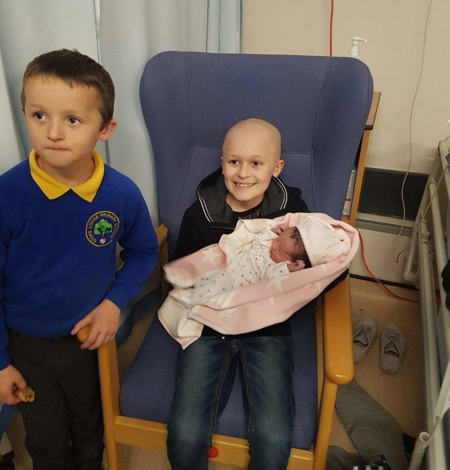 The boy miraculously lived to see the birth of his sister and before his death promised to become her angel - Crayfish, Oncology, Brothers, Health, Longpost