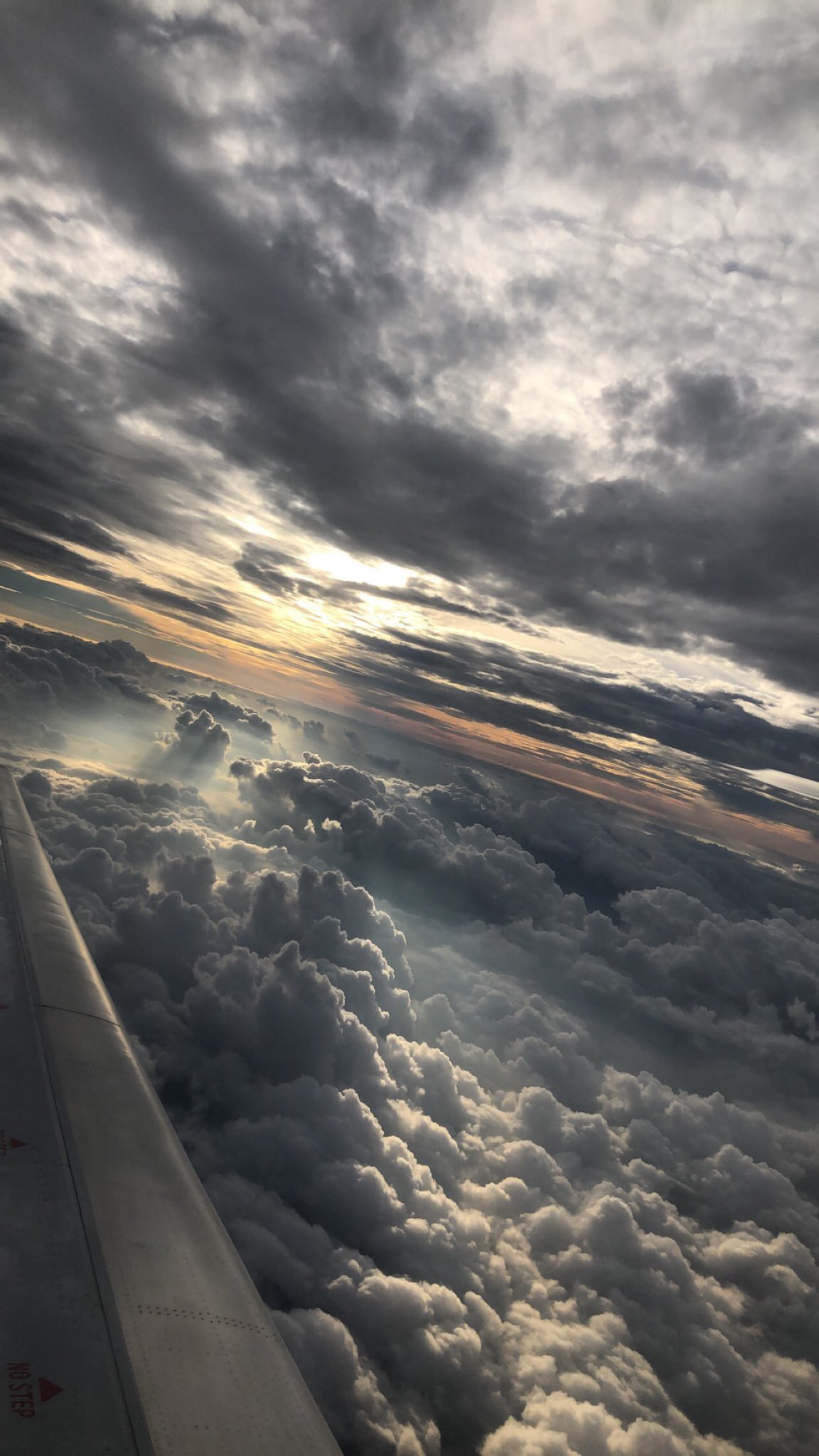 View from the plane - Airplane, Sky, Beautiful, The sun, Horizon, Reddit, The photo, Clouds