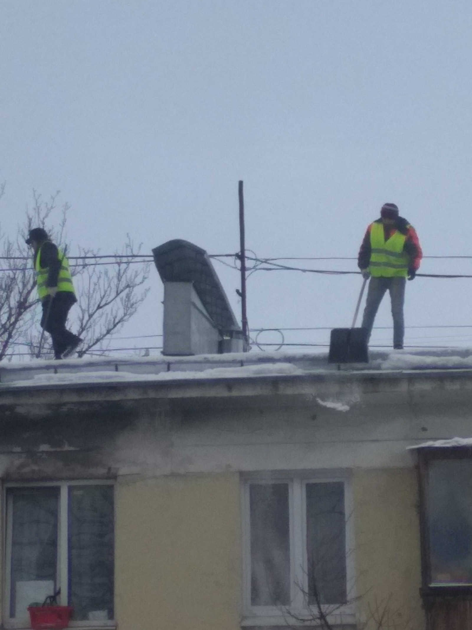 Safety in St. Petersburg. - My, Snow removal, Safety, Страховка, Longpost