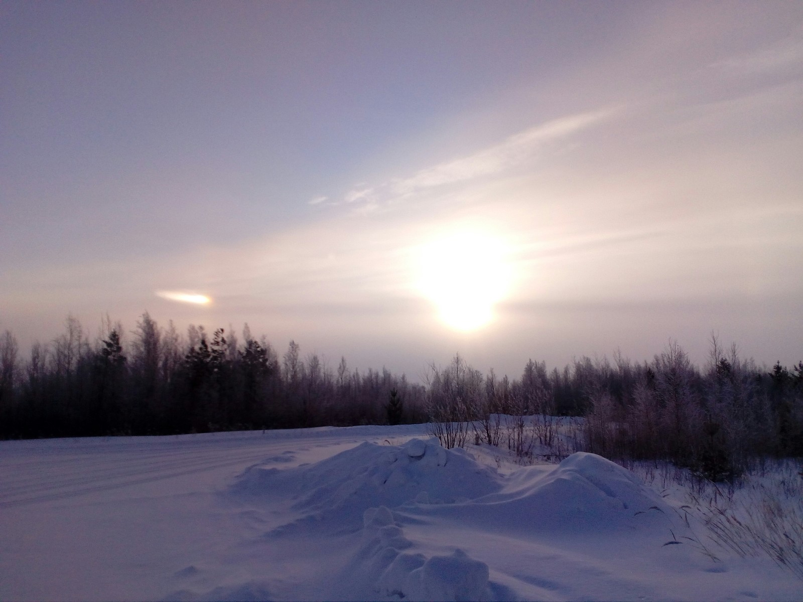 MORNING ,,, FROST ,,, KhMAO ,,, went out for a smoke ,,, wow METEORITE))),,, the reflection of the sun in the clouds ... - My, Morning, Sunrise