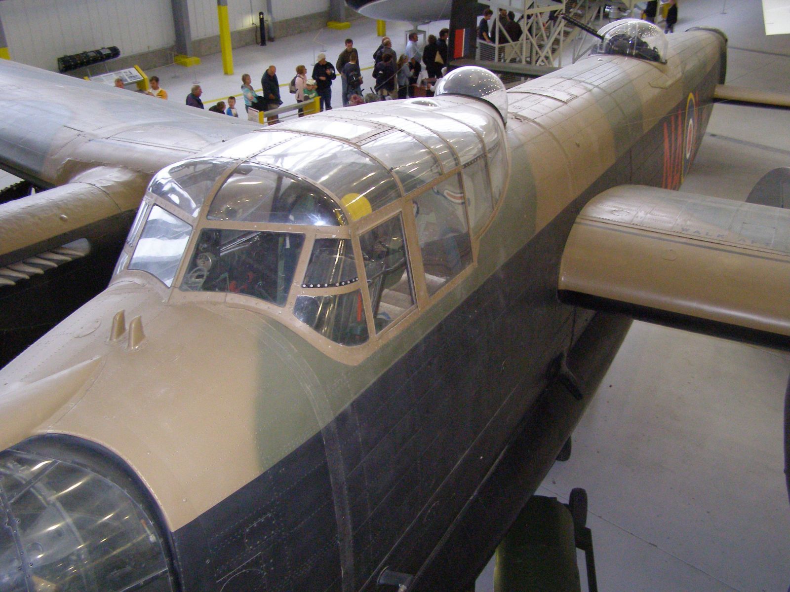 Avro Lancaster.Суровый черный британец. - Вторая мировая война, Англия, Бомбардировщик, Авро Ланкастер, Длиннопост