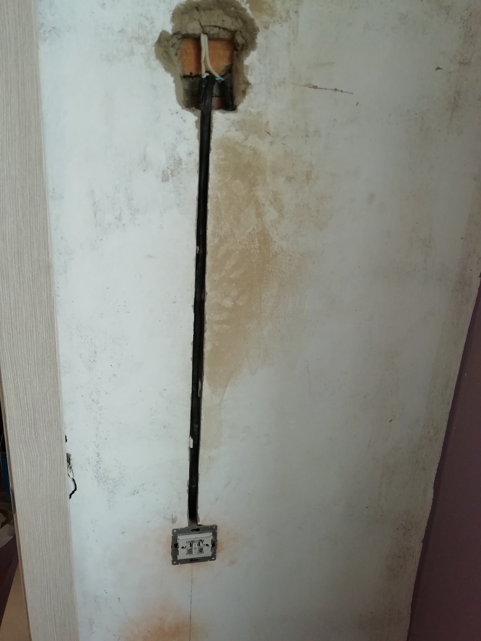 перенос выключателя со стены на шкаф