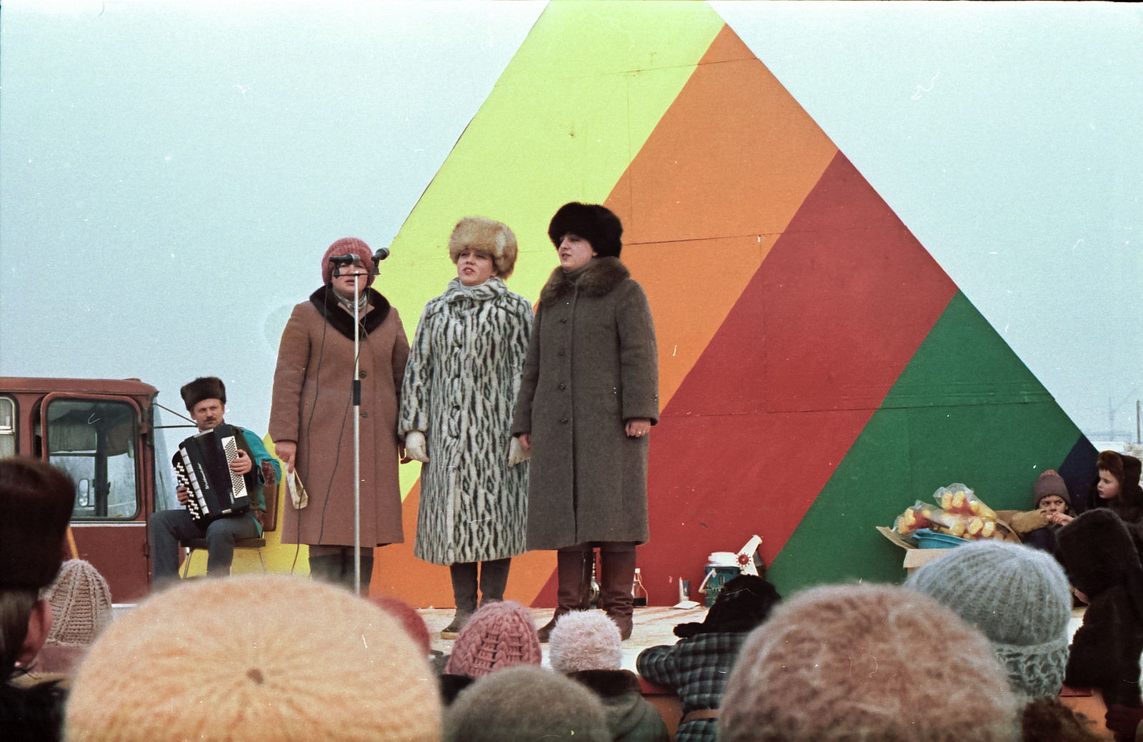 Масленица. Завод Тайфун. СССР Калуга март 1988 г. - СССР, Калуга, Масленица, 1988, Фотография, Длиннопост