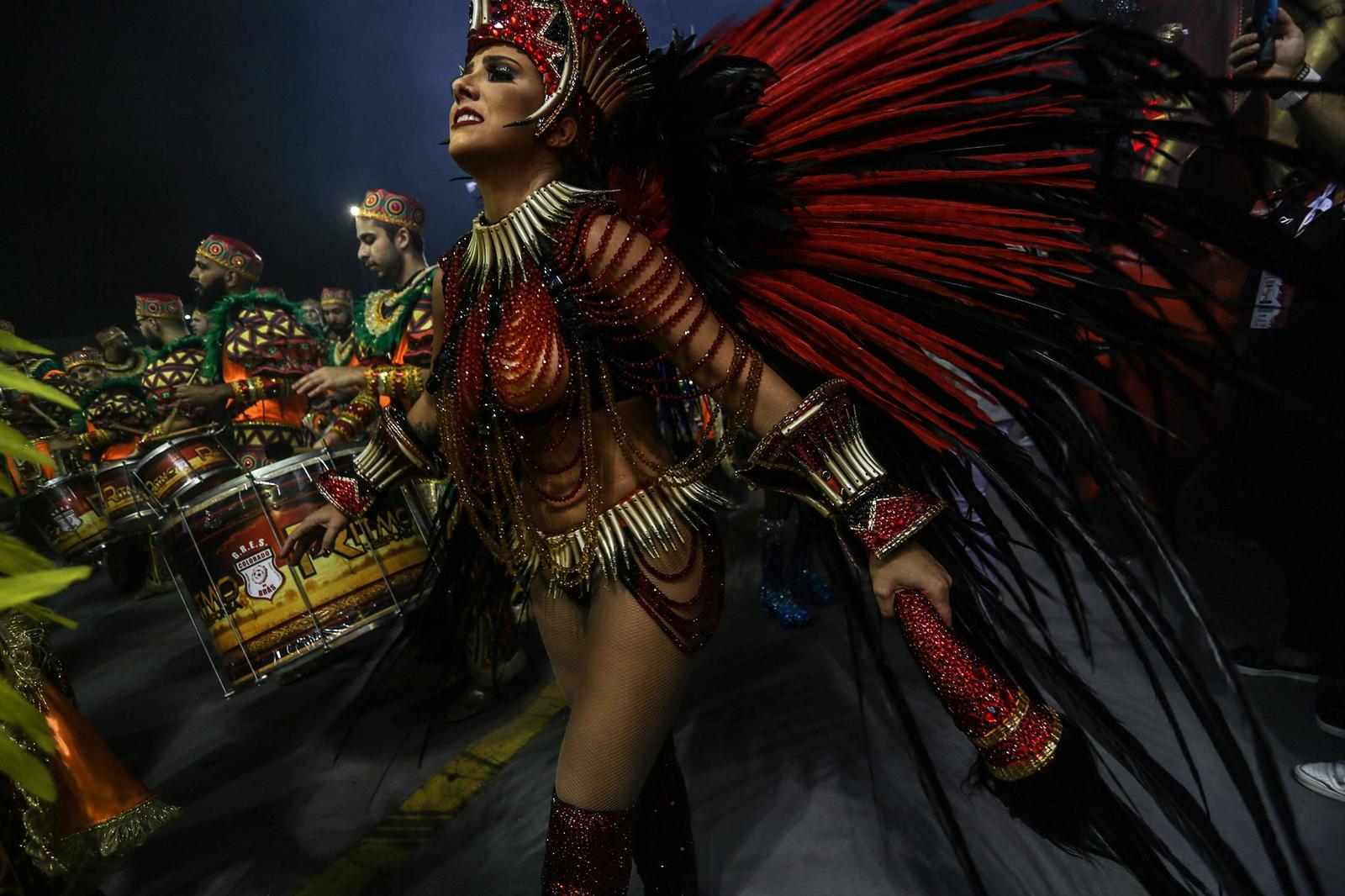 How is the Brazilian carnival - Carnival, Rio de Janeiro, Brazil, The photo, Costume, Dancing, Longpost