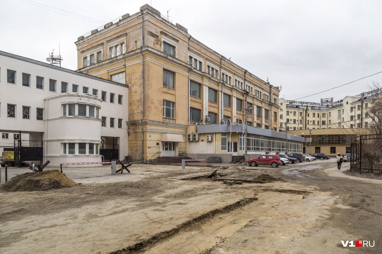 When utilities played reenactors - Volgograd, Housing and communal services, Pit, The photo, Successful angle, Longpost