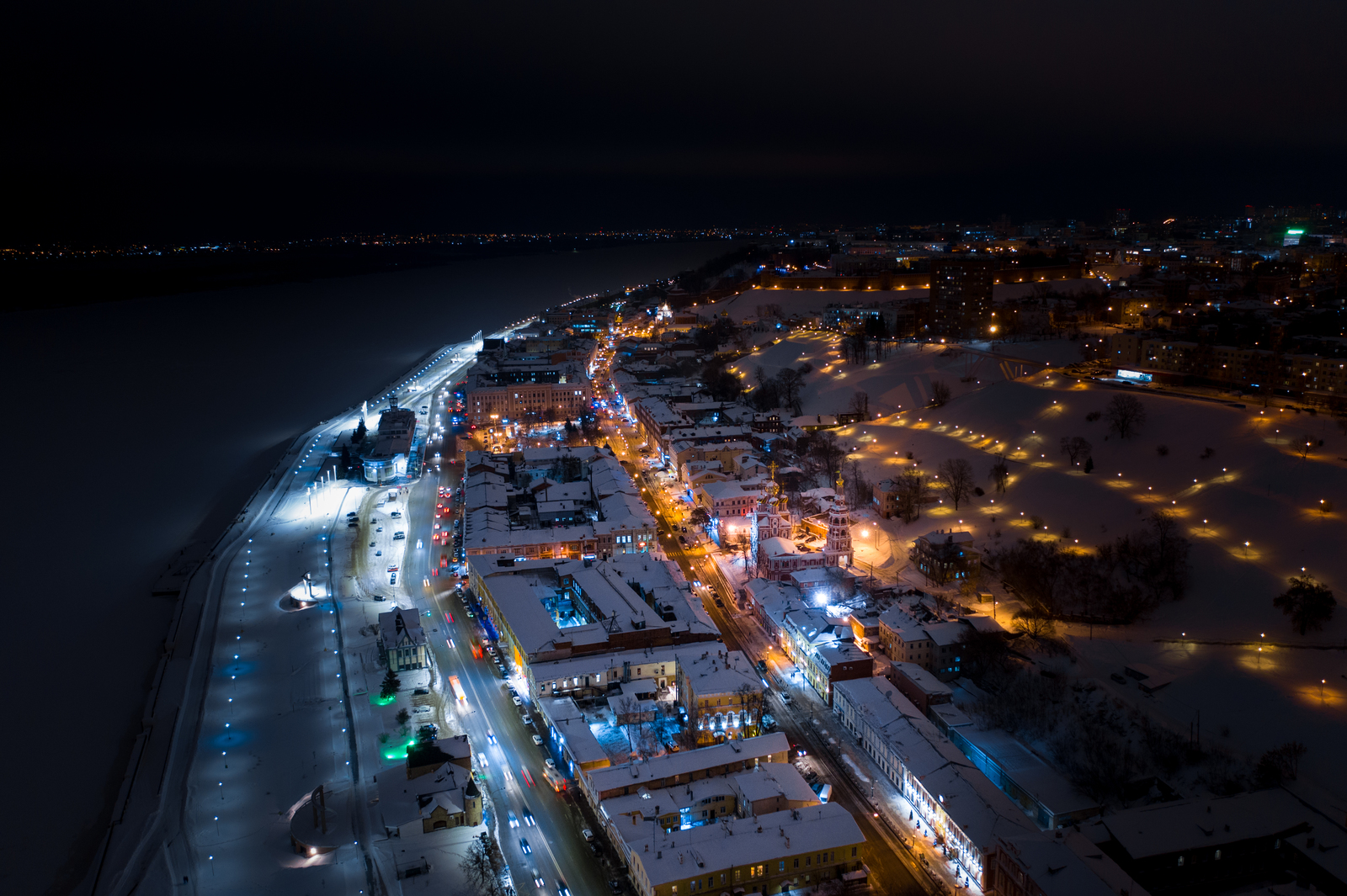 Night city. Nizhny Novgorod on the banks of the Volga River - My, Aerial photography, DJI Mavic 2 PRO, Nizhny Novgorod, Volga river, The photo