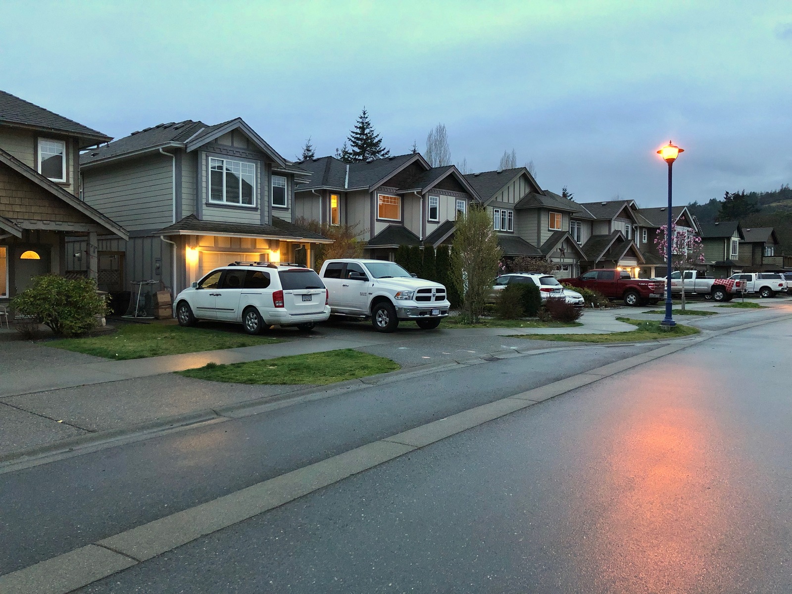 Evening walk after the rain - My, Canada, House, Road, Town, Spring, Evening, Lamp, The street, Longpost