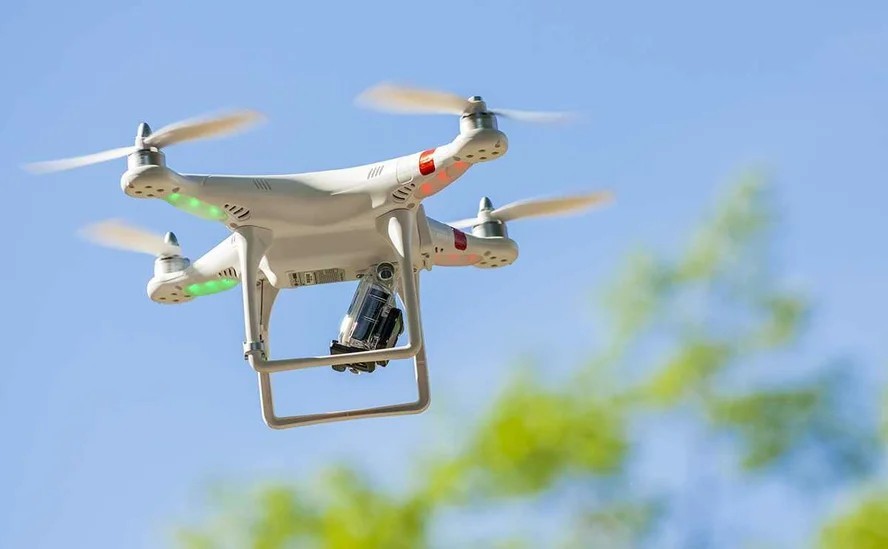 In the United States, the first drone delivered a donor kidney to a patient for transplantation - Quadcopter, Drone, Donor, Transplantation, USA