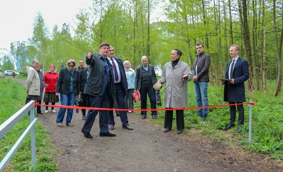 Они так издеваются над людьми ,или просто не понимают ,что это смешно? - Депутаты, Длиннопост, Смех, Ленточка