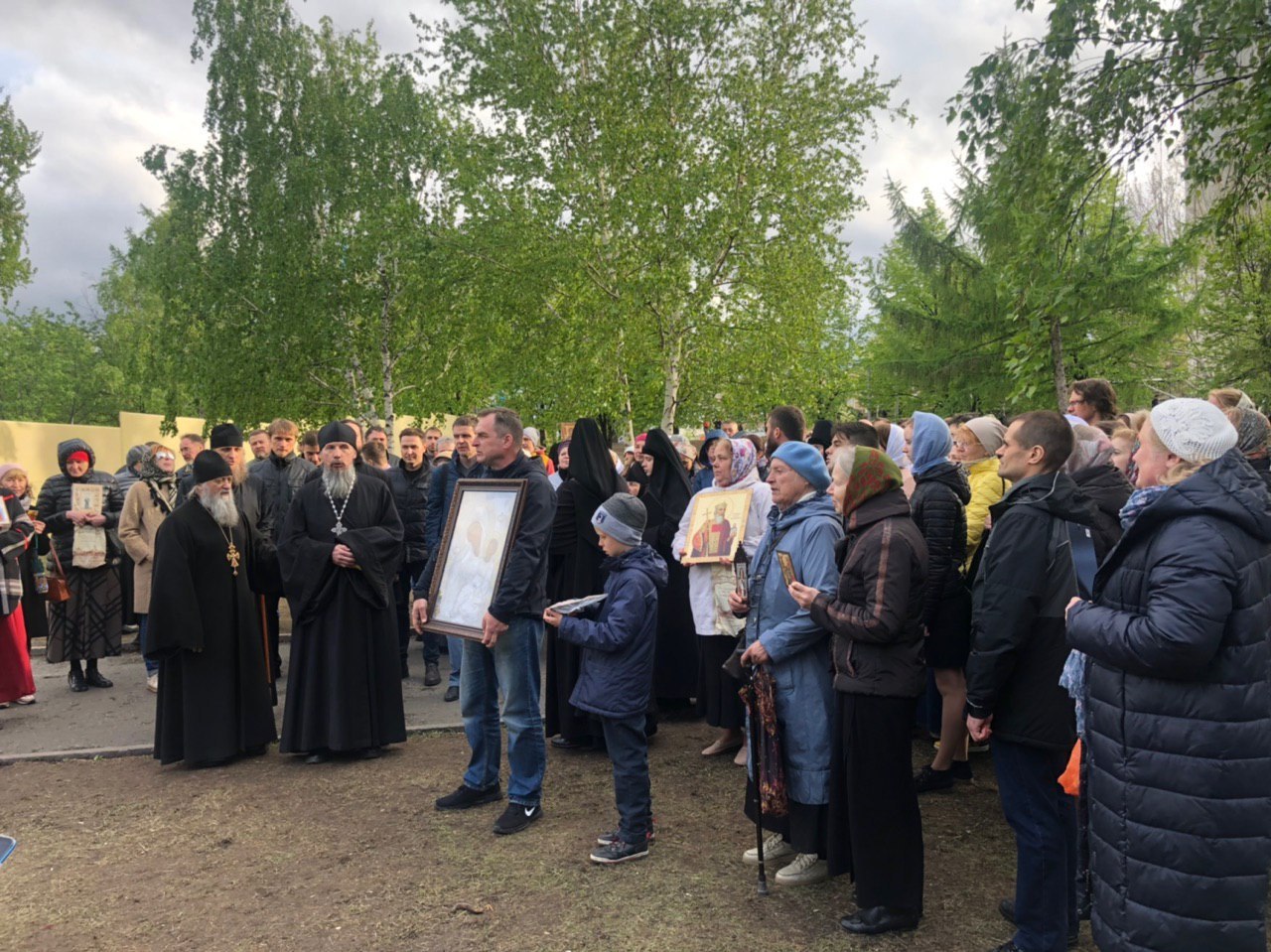 В Екатеринбурге прошел молебен в поддержку строительства храма - Храм, Екатеринбург, Длиннопост, Сквер, Строительство храма