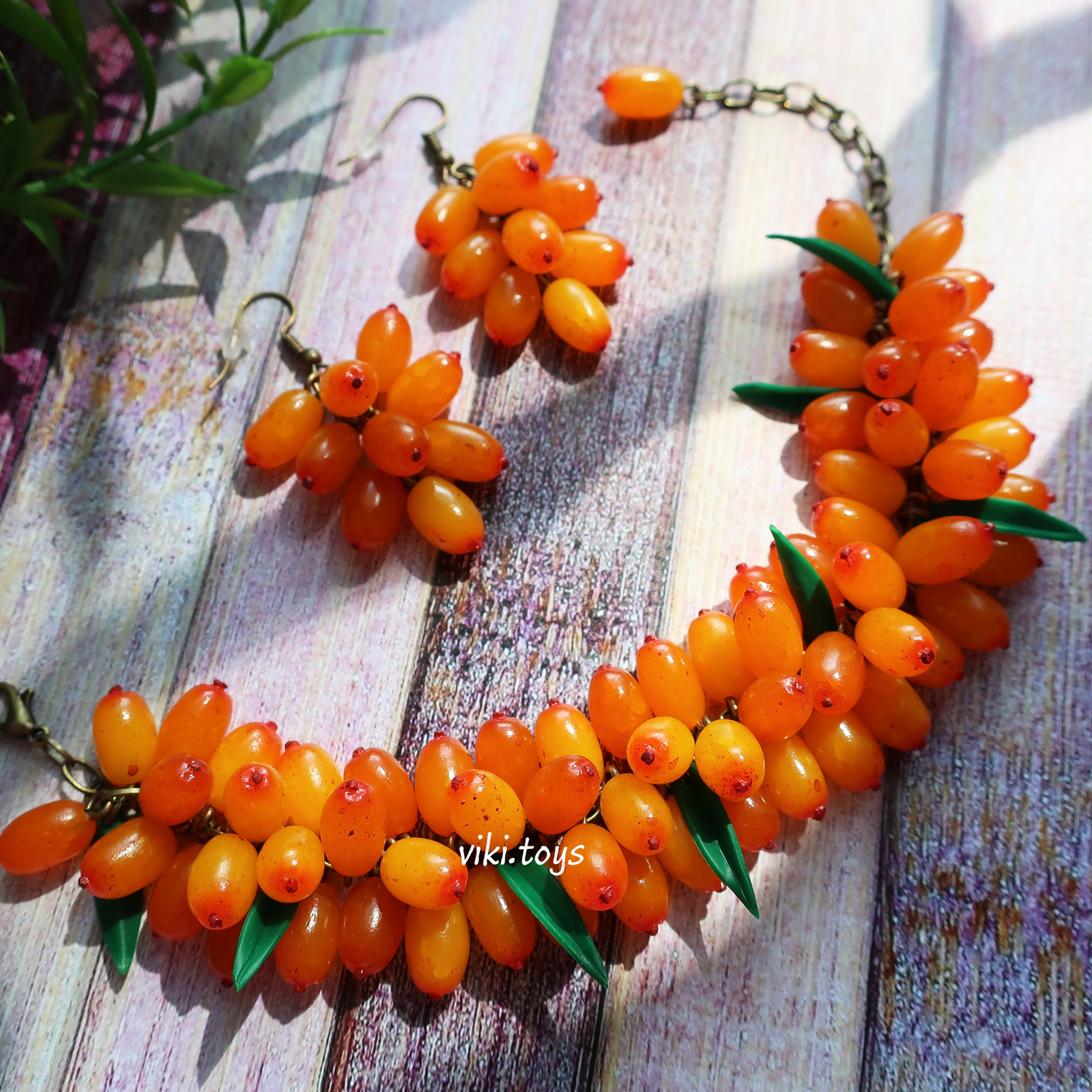 Morning with sea buckthorn - My, Needlework with process, Decoration, Presents, A bracelet, Handmade, With your own hands, Polymer clay, Creation, Longpost