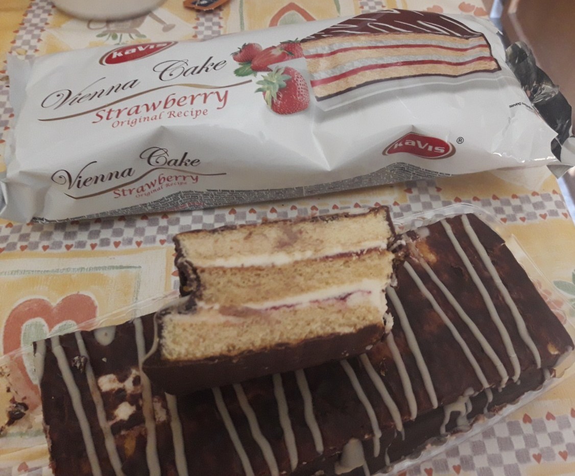 Expectation vs reality from two Czech cake makers... - My, Czech, Chocolate, Score, Purchase, It's not tasty, Expectation and reality, Longpost