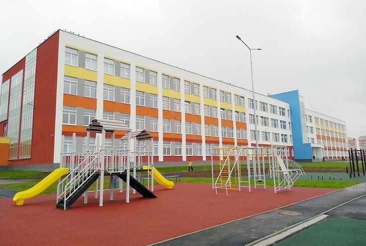 A new school for 1200 students was opened in Nizhny Tagil - School, Nizhny Tagil, Russia