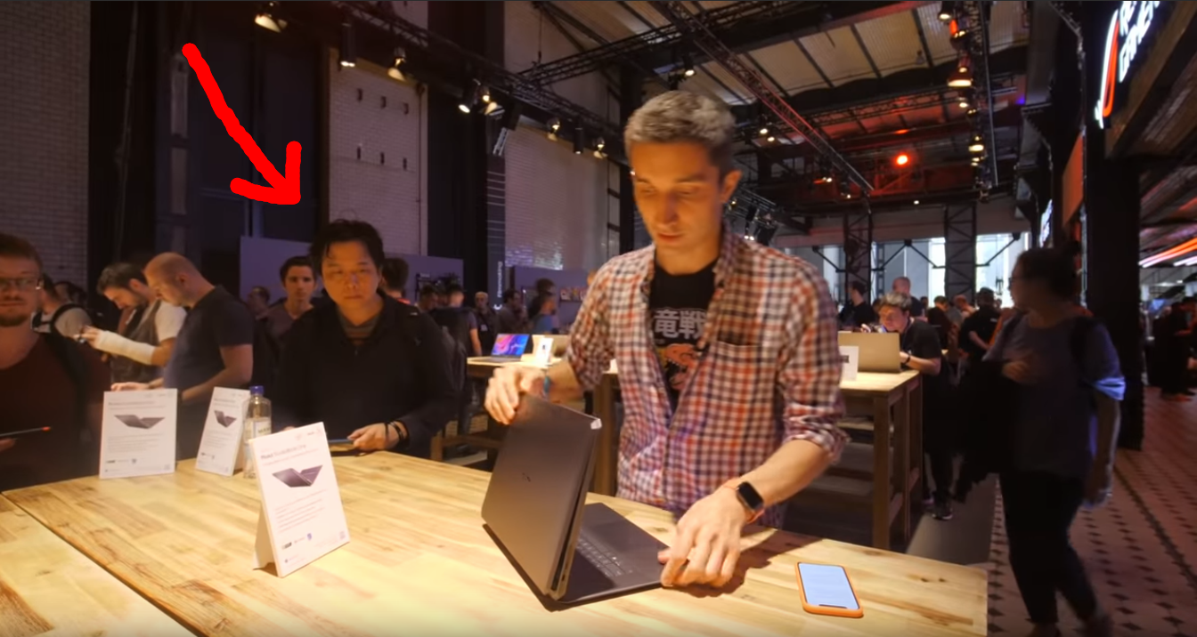 Шпион Xiaomi на задании | Пикабу
