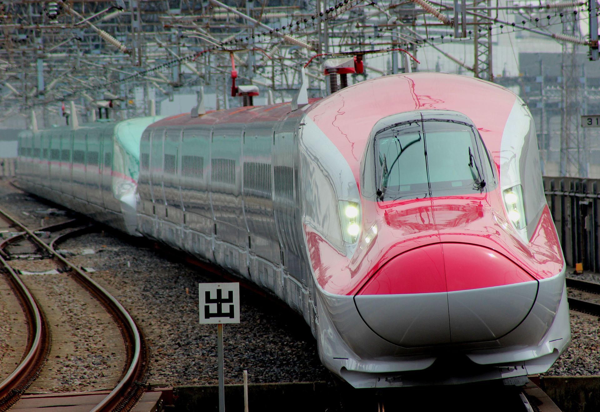 Trains designed by Ken Okuyama. - Railway, Japan, A train, Industrial Design, Longpost, Video