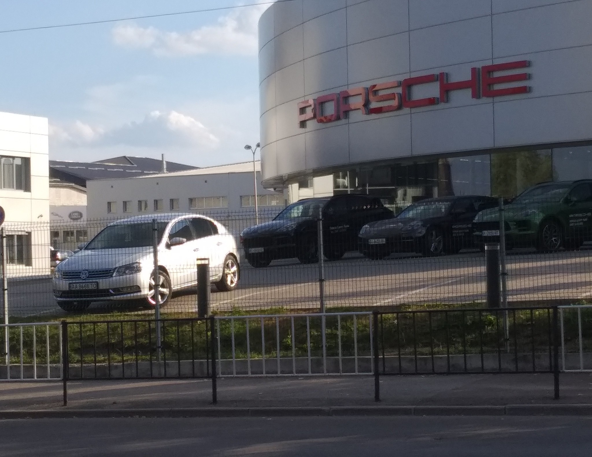 Свой среди чужих - Porsche, Volkswagen, Шпион, Парковка, Юмор