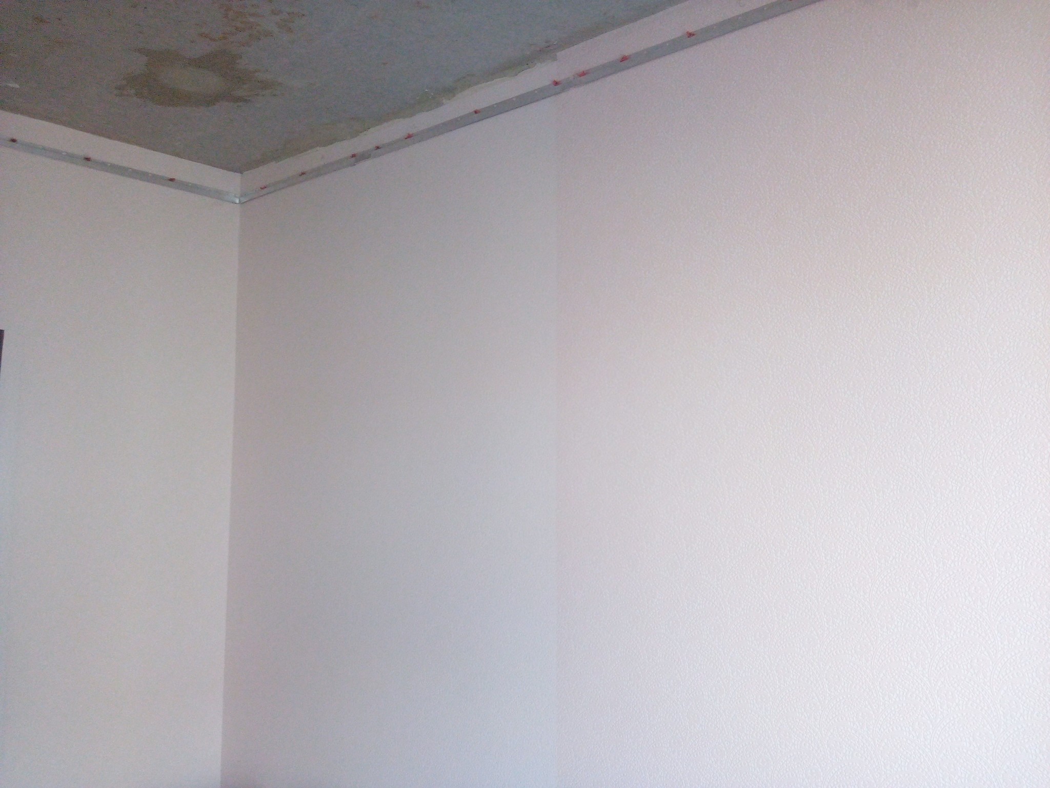 Wallpaper in different shades - My, Repair, Wallpaper, Carelessness, Longpost