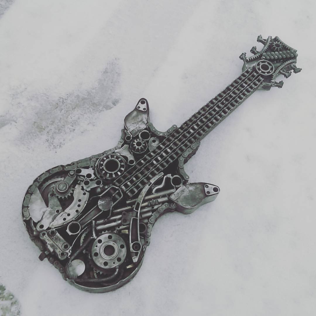 Scrap metal guitar. - My, Needlework without process, Guitar, Welding, Sculpture, Music, Rock, Rock'n'roll, Song, Video, Longpost