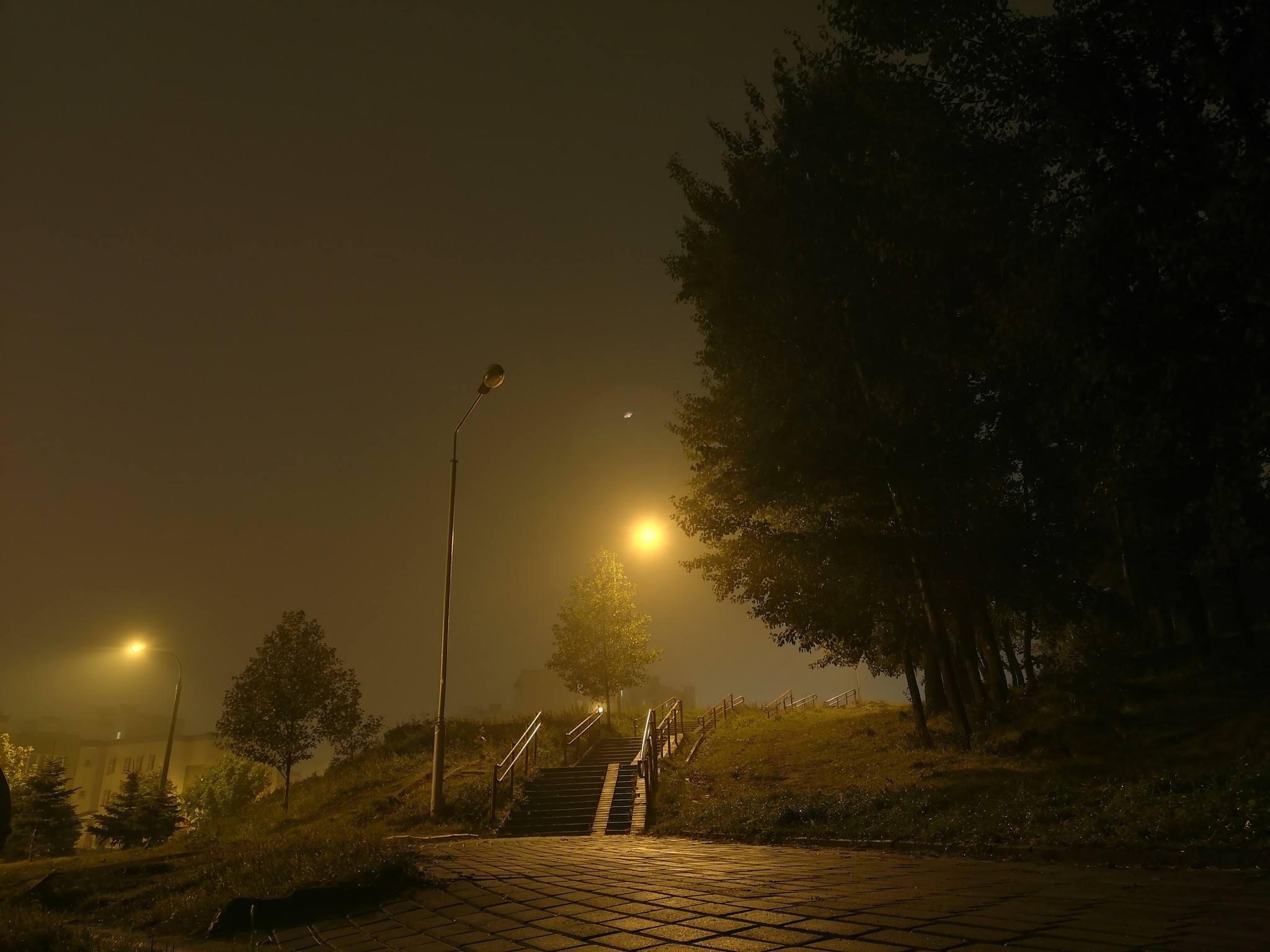 Foggy Minsk. - My, Minsk, Autumn, The photo, Fog, Night, Mood, Longpost