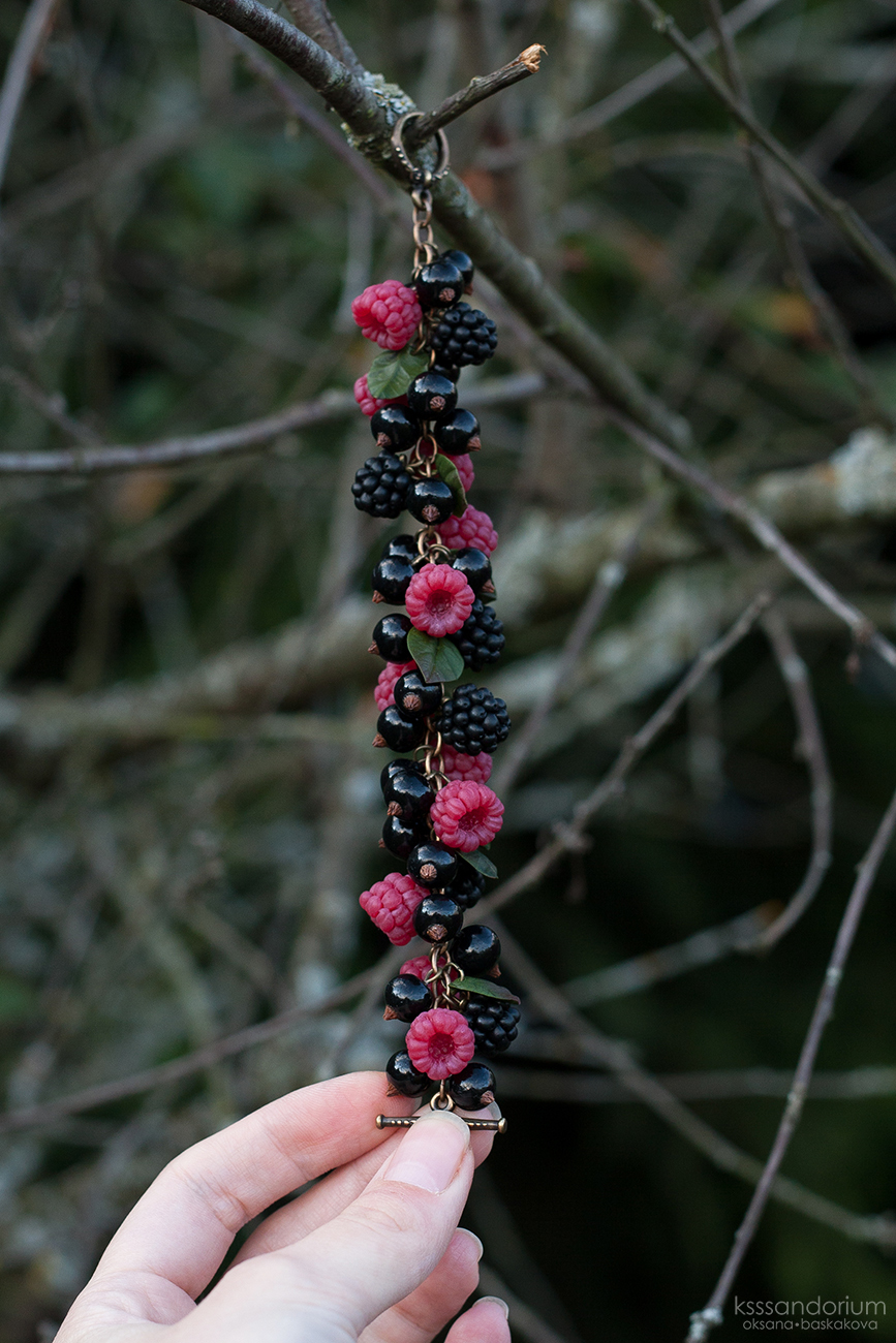 Berries in bracelets. Polymer clay. - My, Polymer clay, Handmade, Raspberries, Blackberry, Needlework without process, A bracelet, Snowberry, Ksssandorium, Longpost