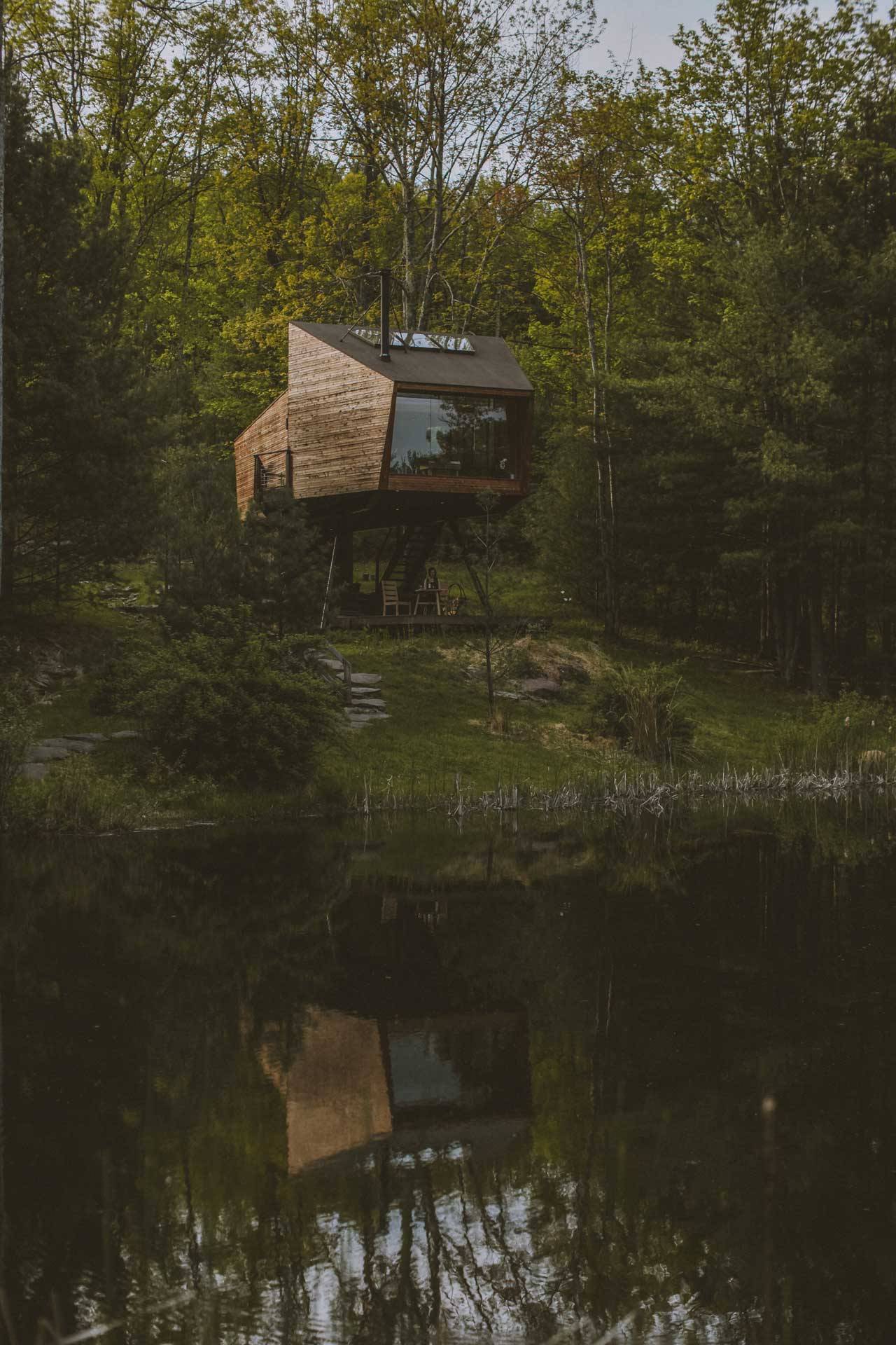 A hut on chicken legs - House, Shore, Longpost, USA