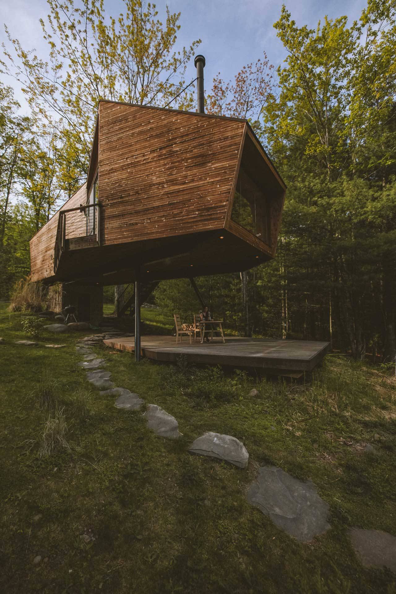 A hut on chicken legs - House, Shore, Longpost, USA