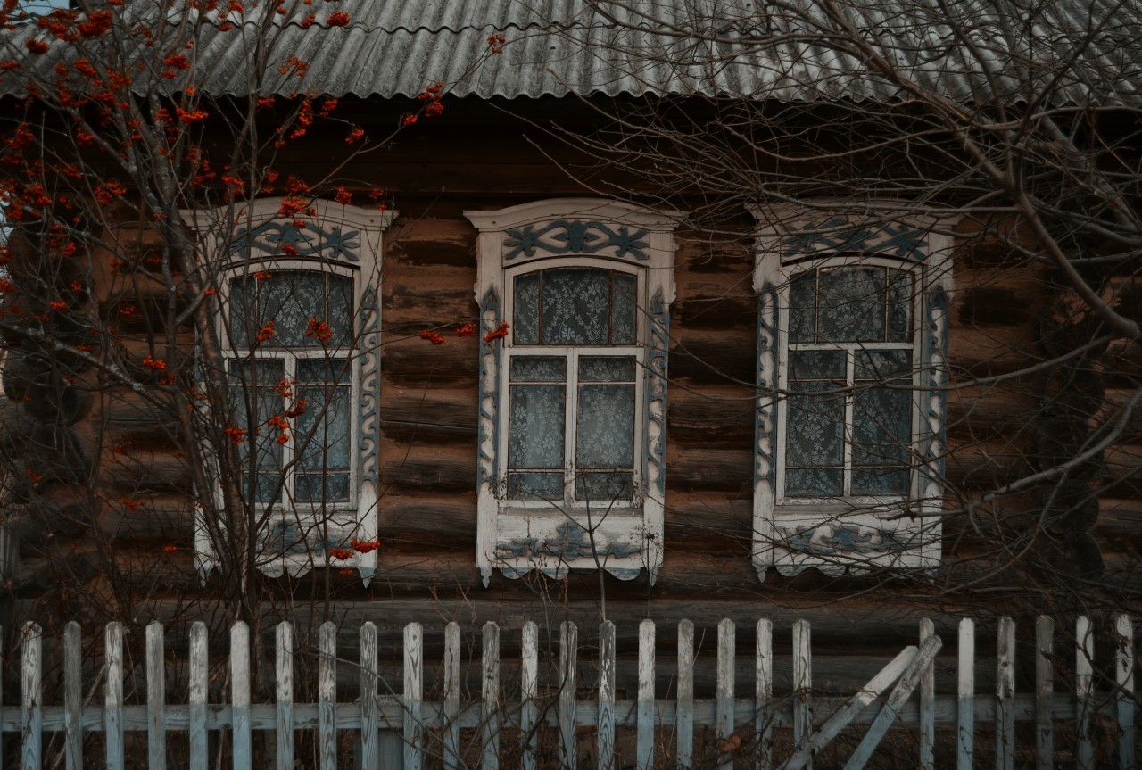 Platbands are the mirror of the soul of a home - My, The photo, Village, Sverdlovsk region, Platbands, Window, Siberia, Longpost