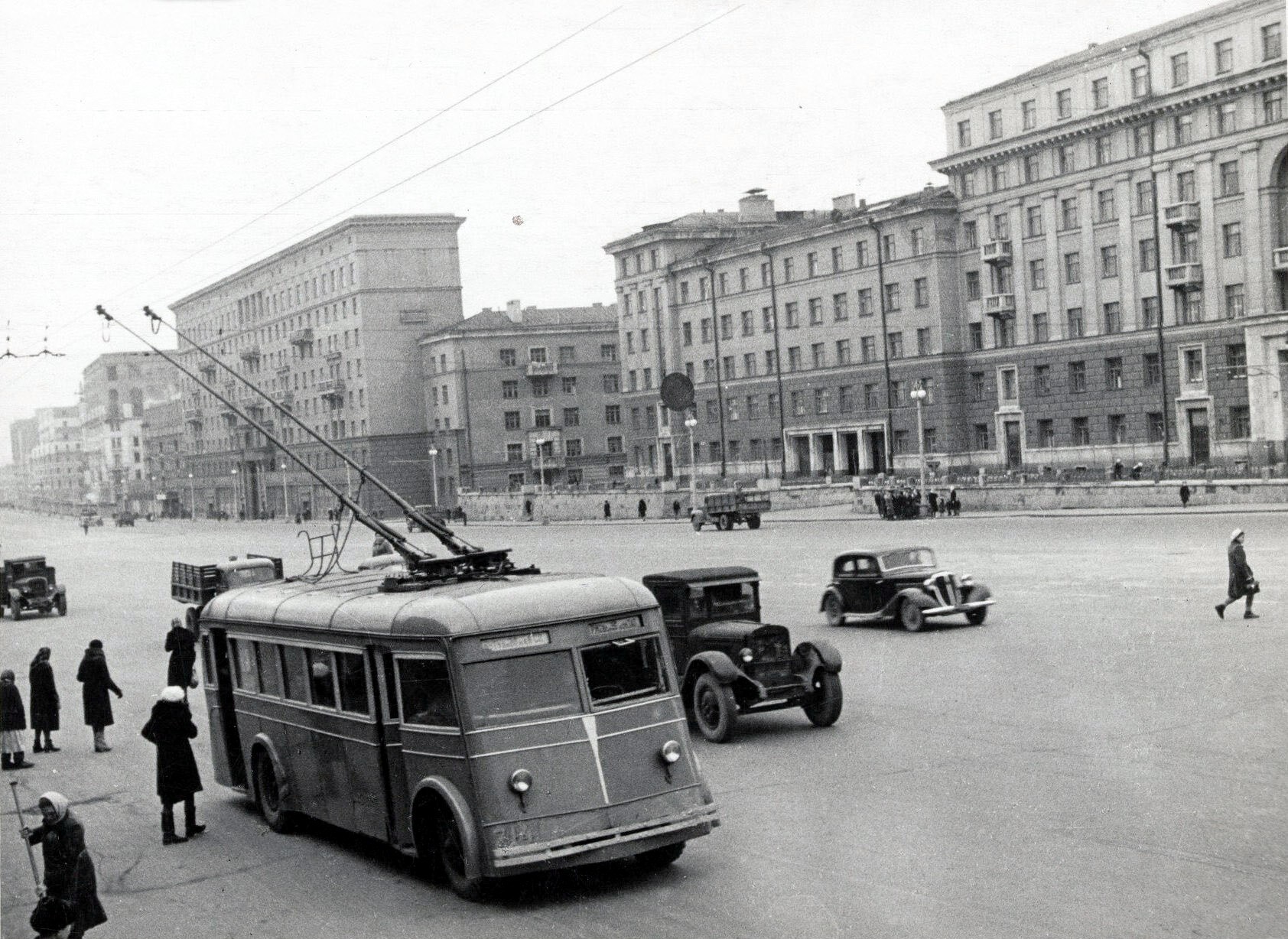 Queue and pigeons on Red Square, early 60s - the USSR, The photo, Longpost, A selection