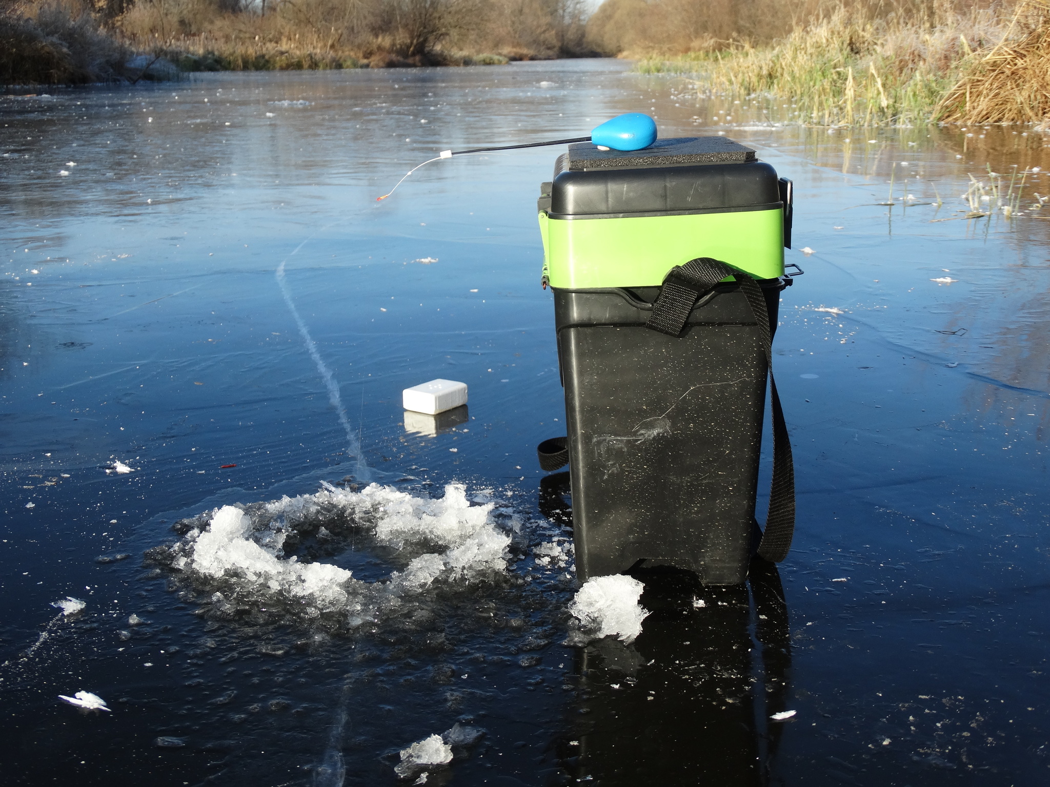 First ice, modestly opened the season in the Moscow region - My, Winter fishing, Ice, freezing, Fishing, Longpost