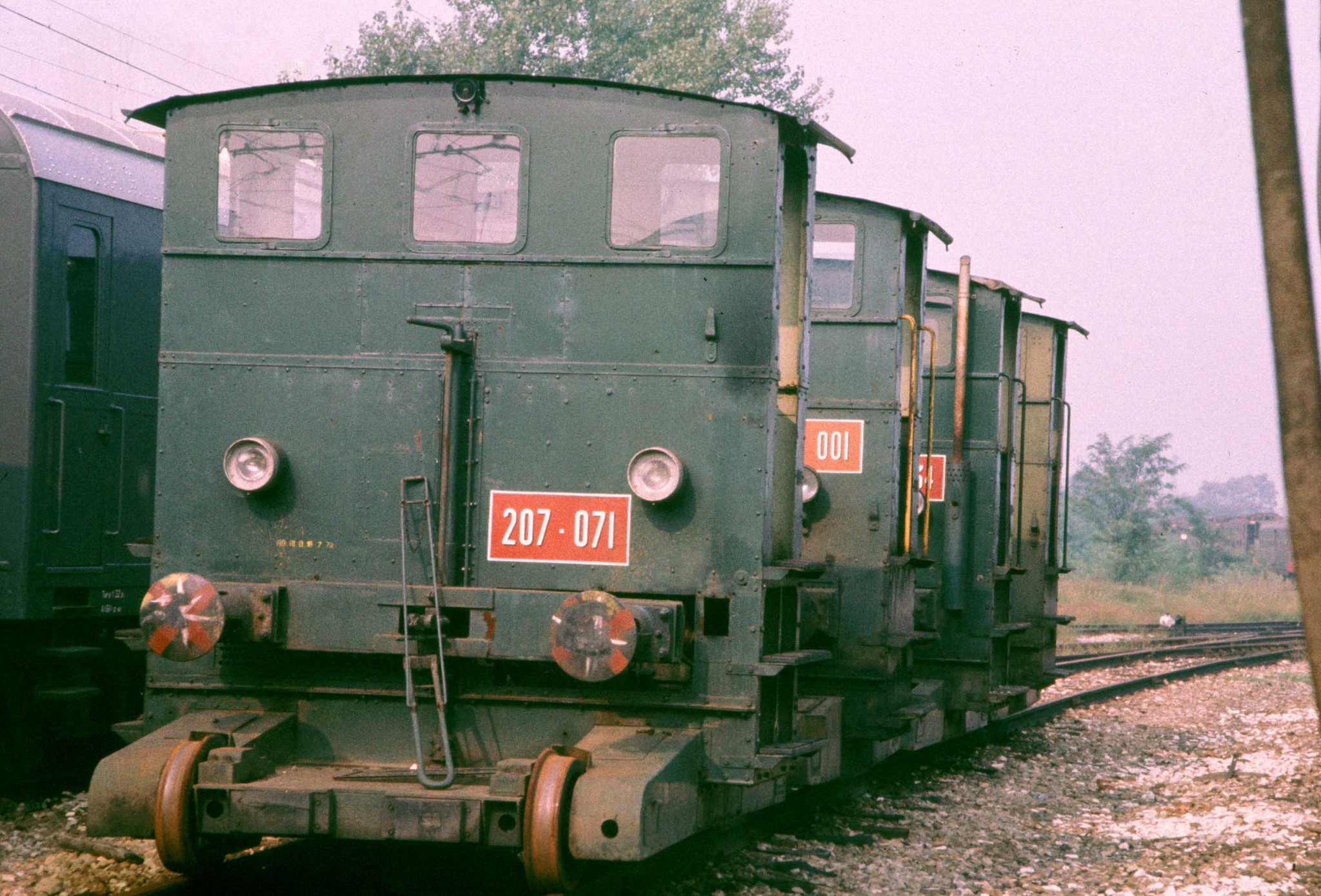 Class 207. British rail class 08 кабина. British rail blue. Class 207. Class 207.