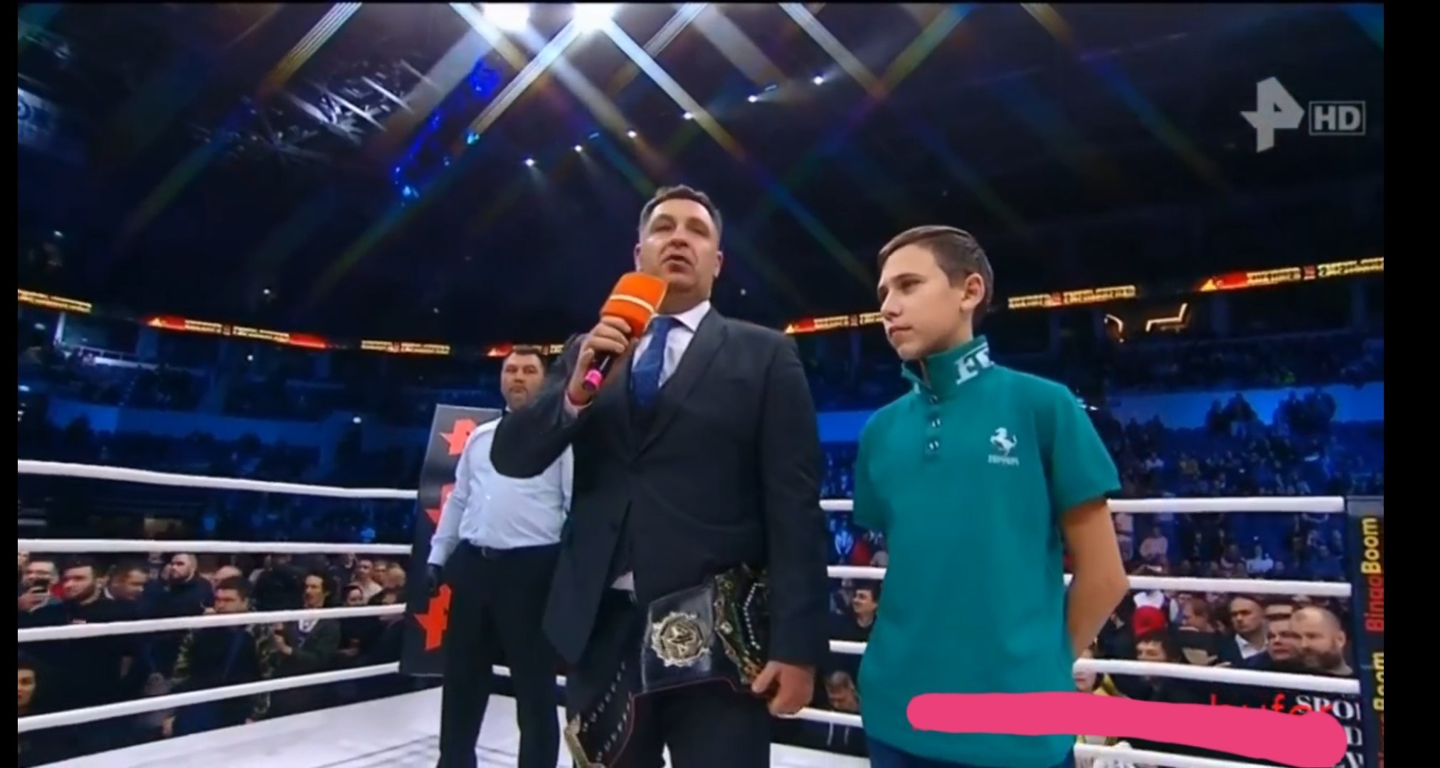 An Irkutsk schoolboy who saved a girl from a rapist presented the belt to Alexander Emelianenko, who served time for rape - Ren TV, Alexander Emelianenko, Boxing, Russian television, Изнасилование