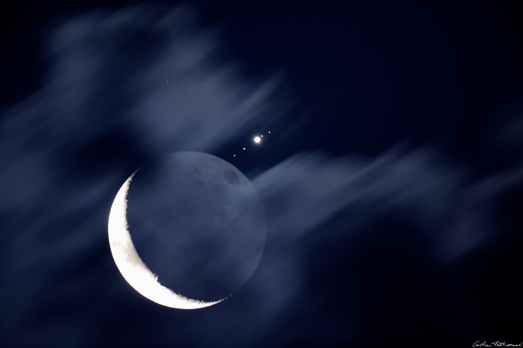 Conjunction of the Moon and Jupiter - moon, Jupiter, Astronomy, Space, Longpost