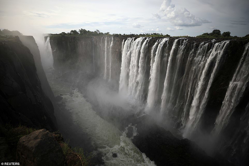 All that remains of Victoria Falls - Waterfall, The photo, Climate change, Video, Longpost, Victoria Falls