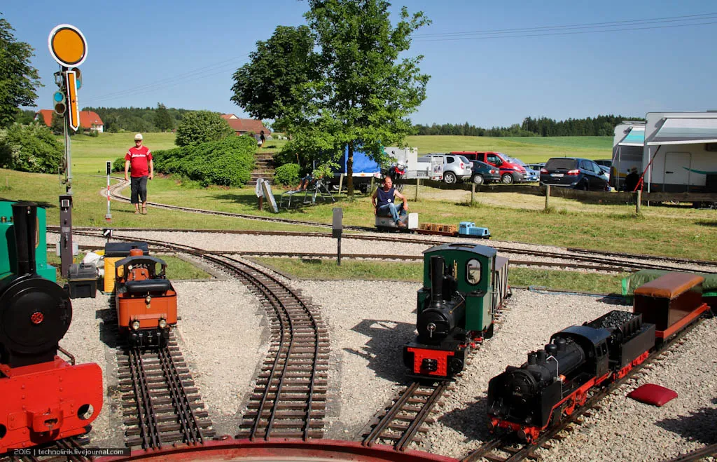 Garden train. Садовая железная дорога. Маленькая железная дорога. Самая маленькая железная дорога. Самая маленькая железная дорога в мире.