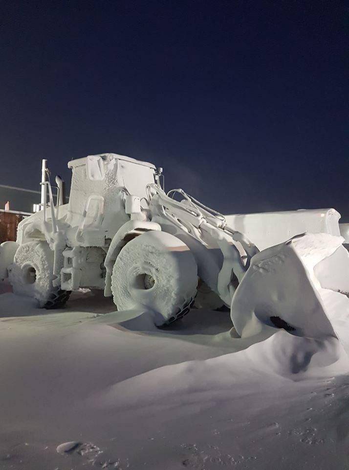 Frosty... - Tractor, Snow, Swept over, The photo