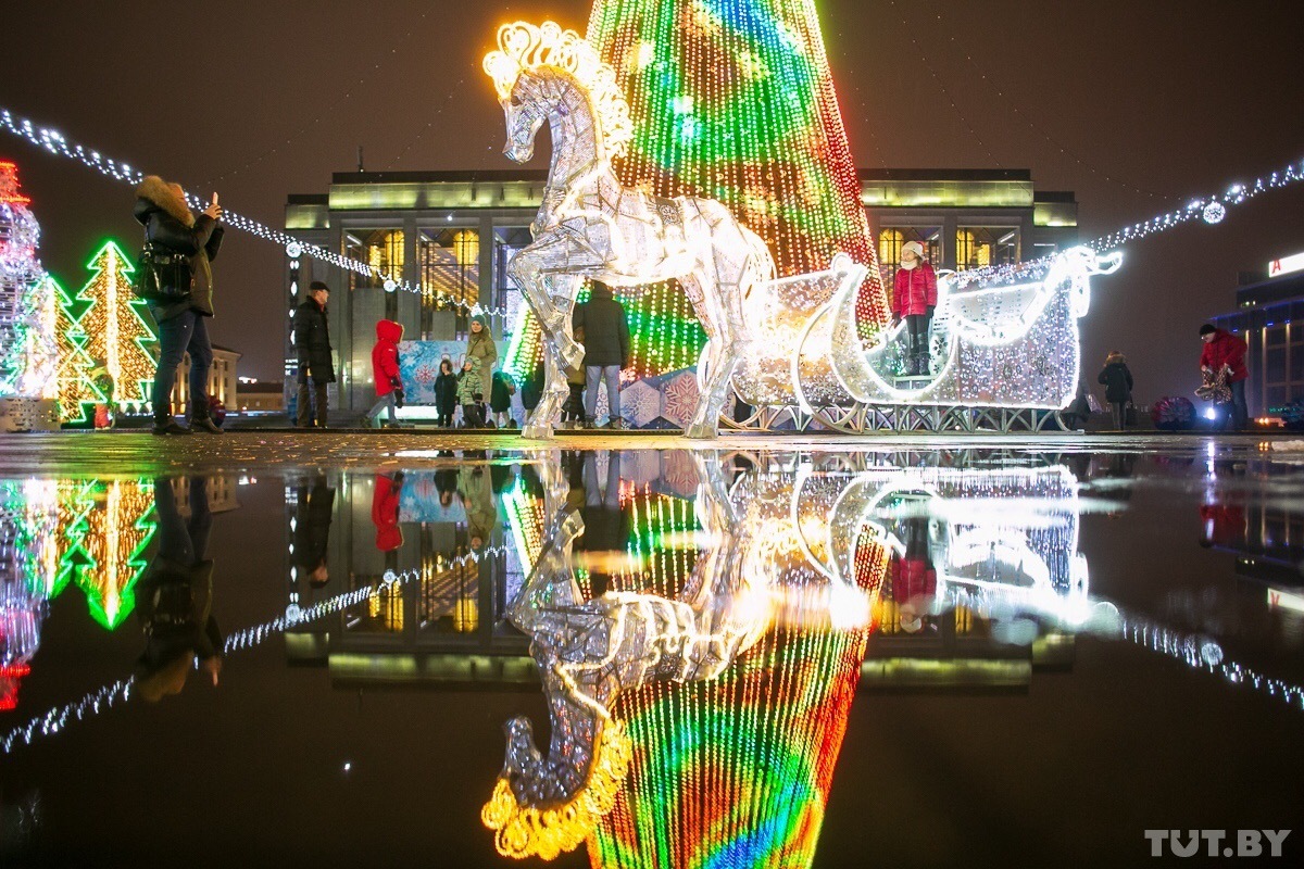 Shine Christmas tree! - Minsk, New Year, Illuminations, Light, From the network, Longpost