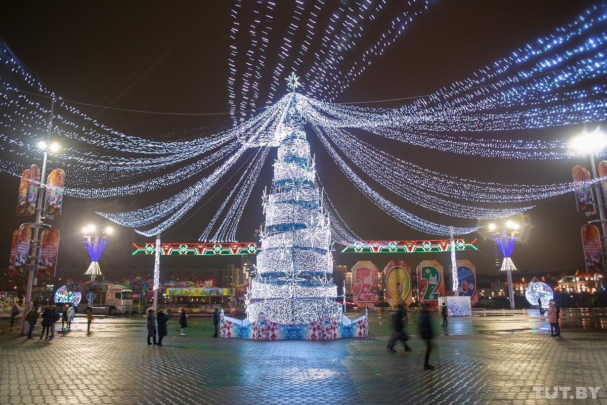 Shine Christmas tree! - Minsk, New Year, Illuminations, Light, From the network, Longpost