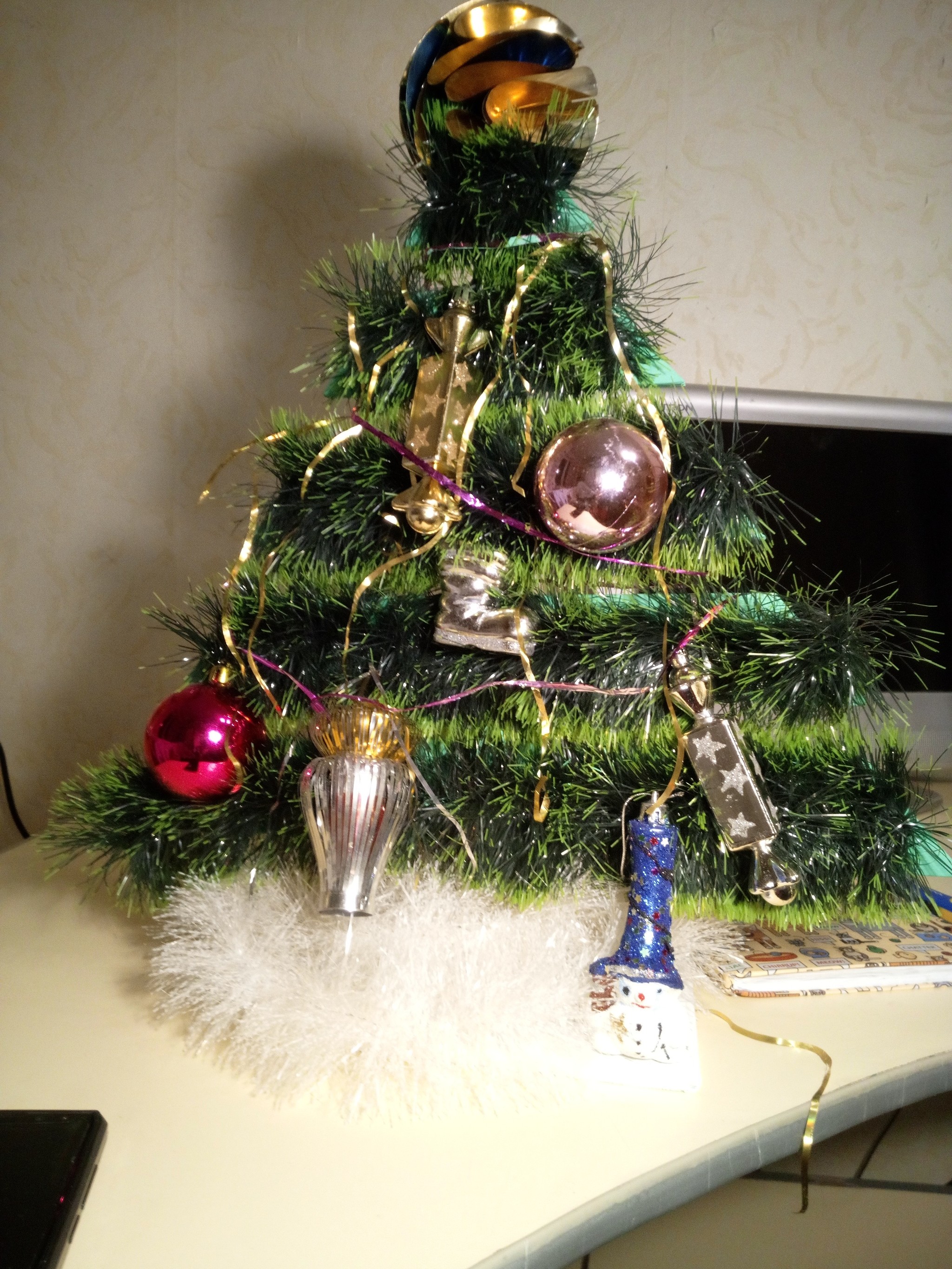 Our Christmas tree - My, Christmas tree, Needlework, Photo on sneaker, Longpost