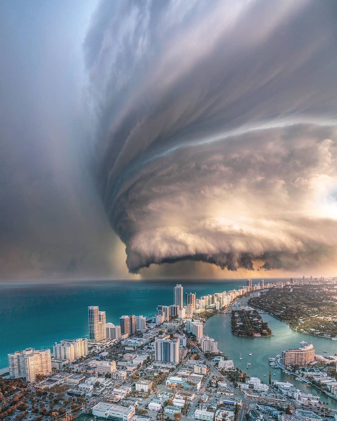 Bad weather over Miami - Storm, USA, Miami, The clouds, Photoshop