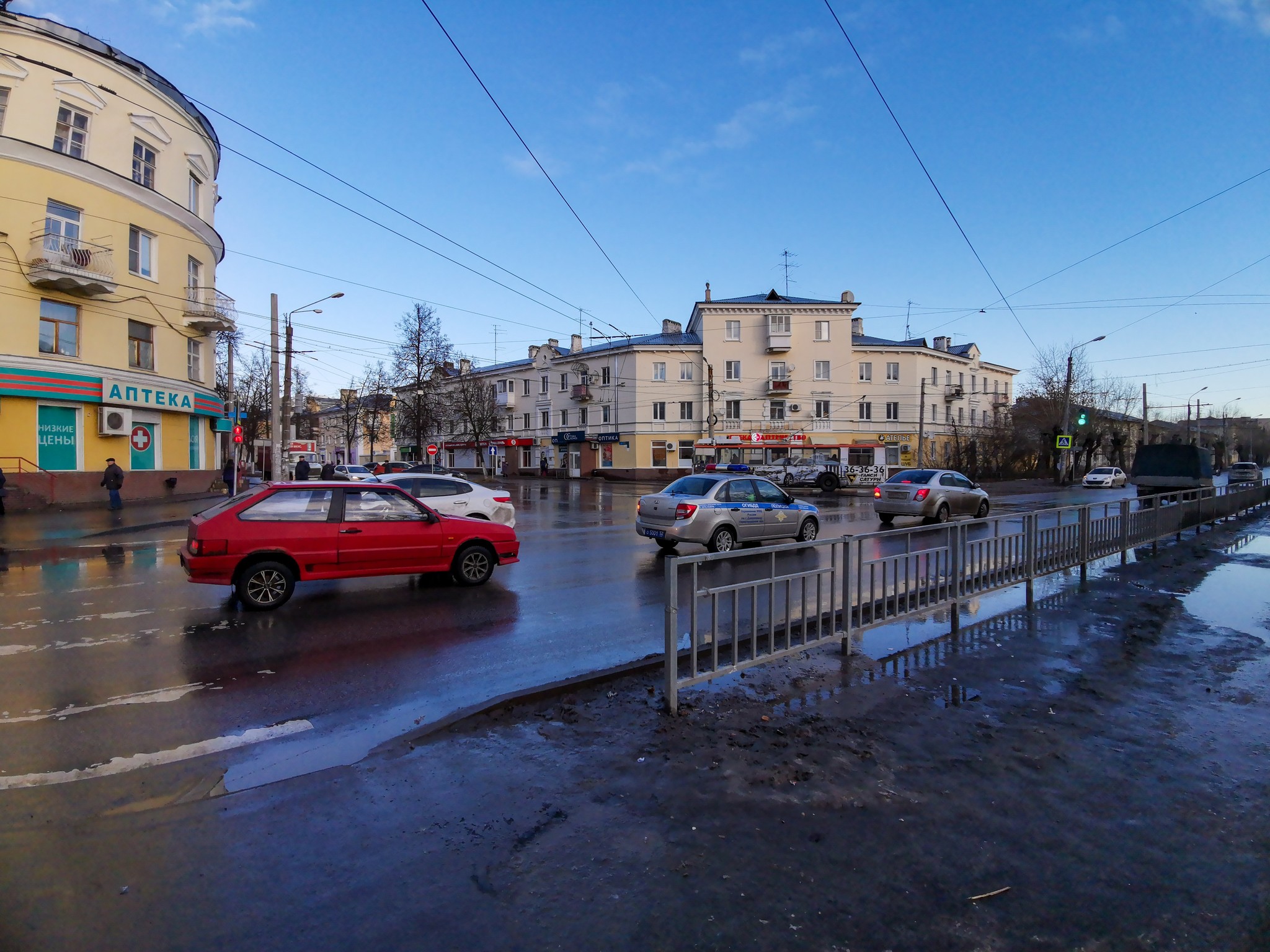 Urban, gray and wet - My, Dzerzhinsk, The photo, Mobile photography, Canon, Huawei mate 20, Architecture, Longpost