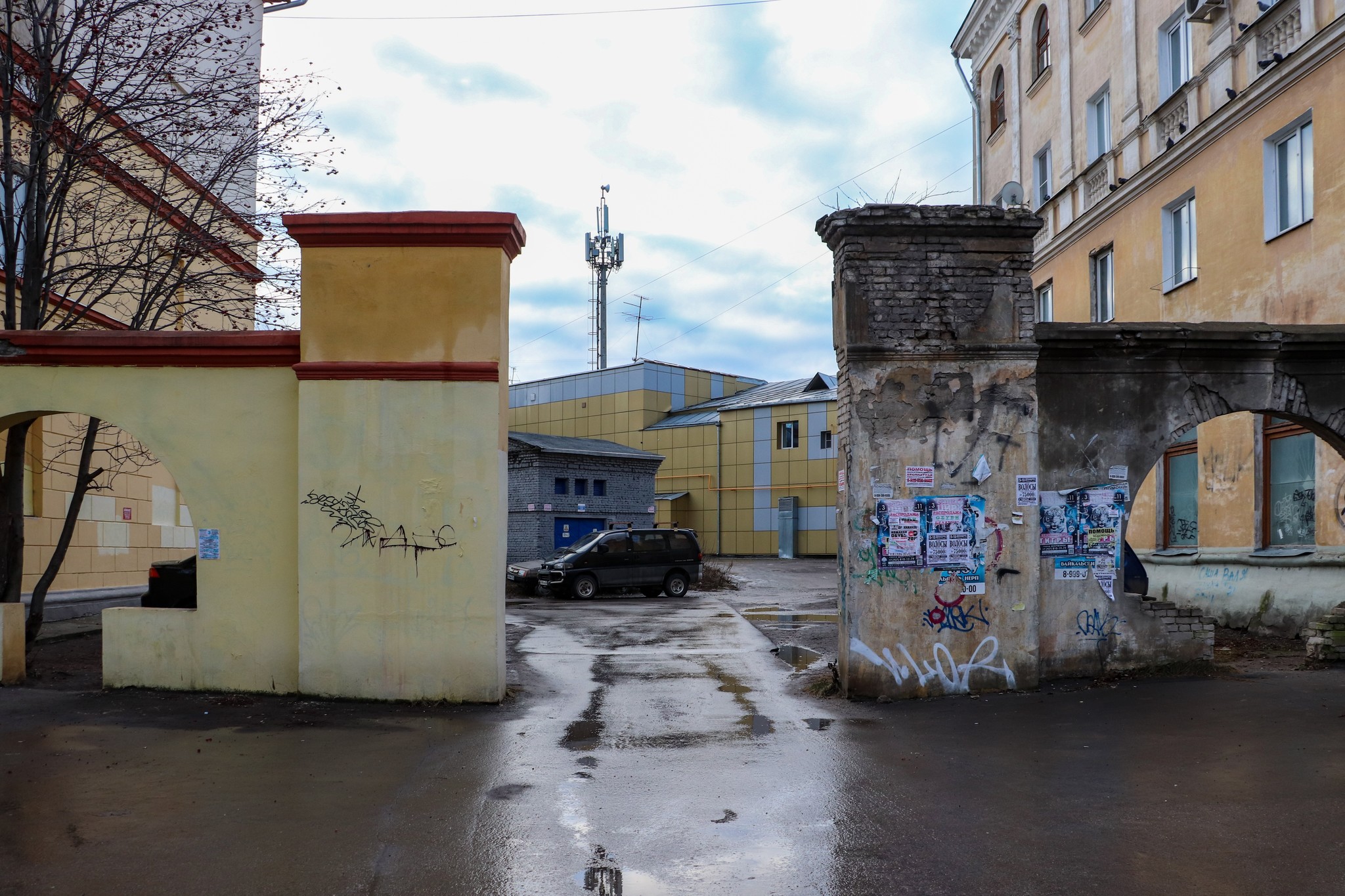 Urban, gray and wet - My, Dzerzhinsk, The photo, Mobile photography, Canon, Huawei mate 20, Architecture, Longpost