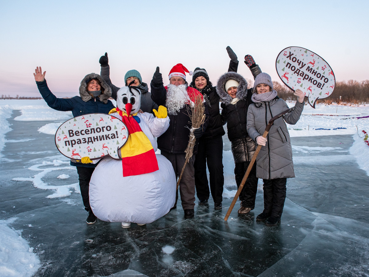 The world's only ice postcard was lit with lights in the village of Markovo - My, New Year, New Year's miracle, Longpost, Village, Ice, Grandfather Valery